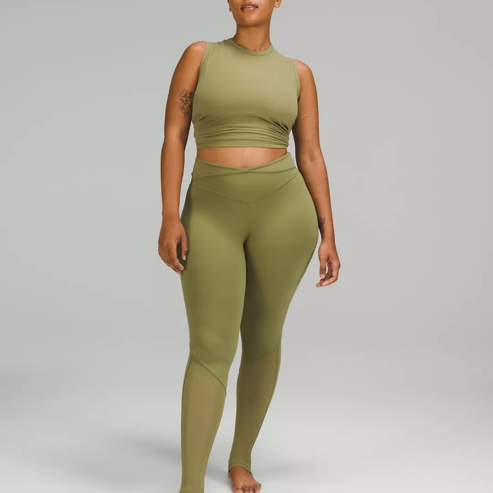 NWT Lululemon Nulu & Crisscross Mesh Stirrup tights Bronze Green 12